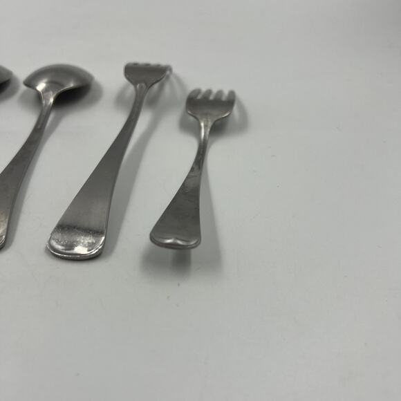 VTG 1881 Rogers Oneida Stainless American Artistry Pattern Set 3 Spoons 2 Forks - Picture 12 of 12